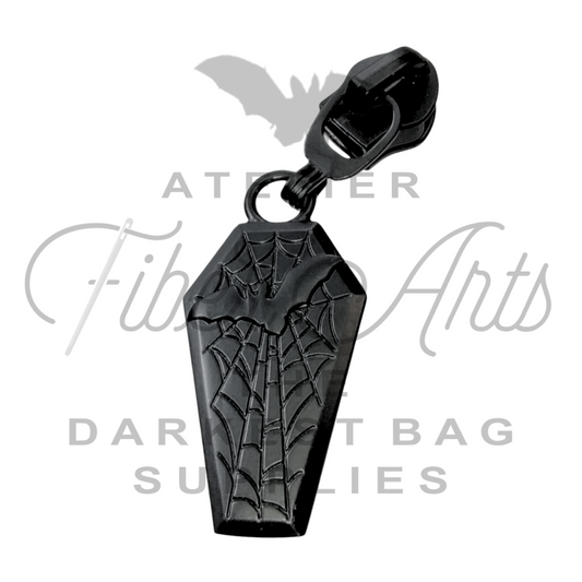 #5 Bat Coffin Nylon Zipper Pulls in Matte Black - 3pcs at Atelier Fiber Arts