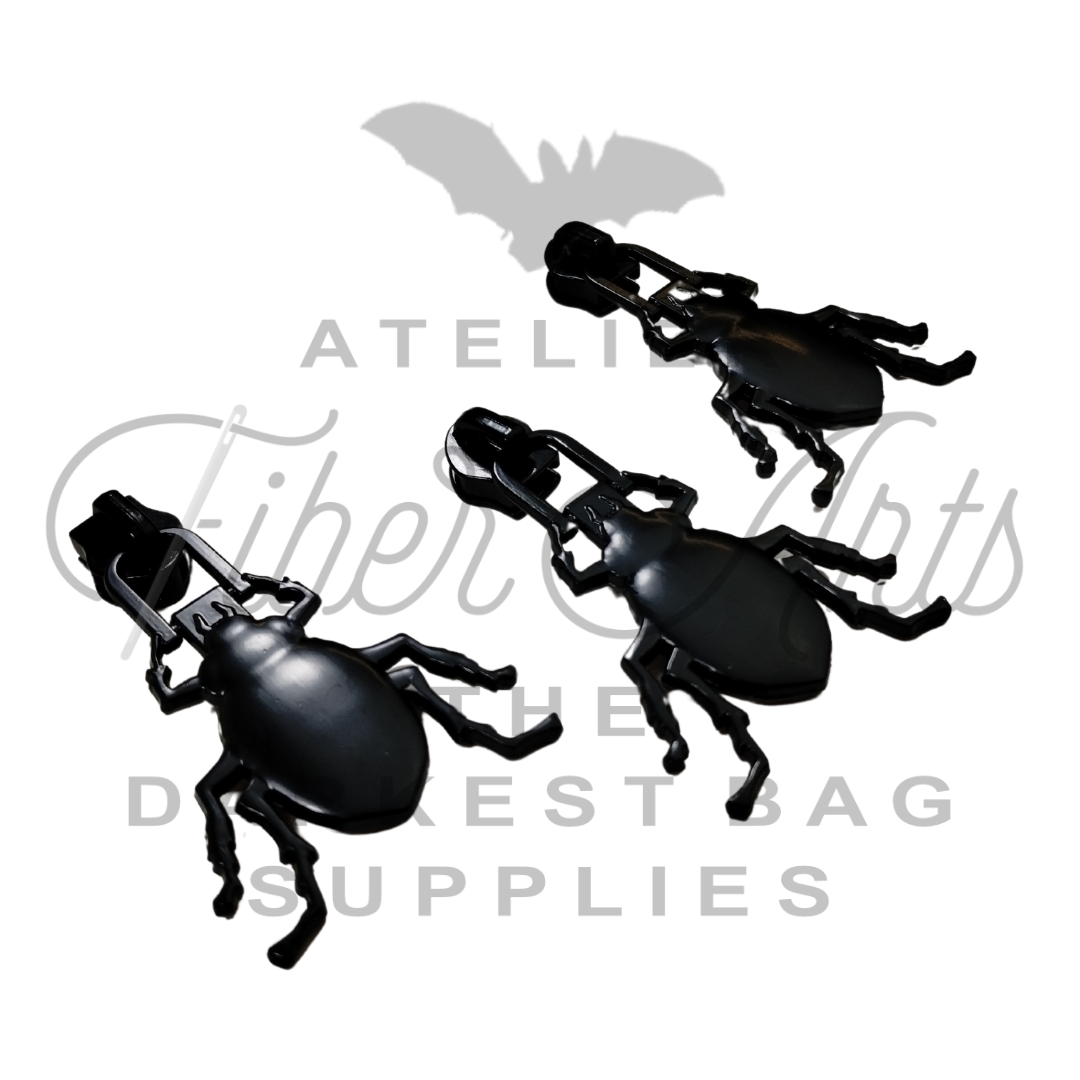 #5 Beetle Nylon Zipper Pulls Matte Black - 3pcs at Atelier Fiber Arts