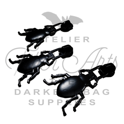 #5 Beetle Nylon Zipper Pulls Matte Black - 3pcs at Atelier Fiber Arts