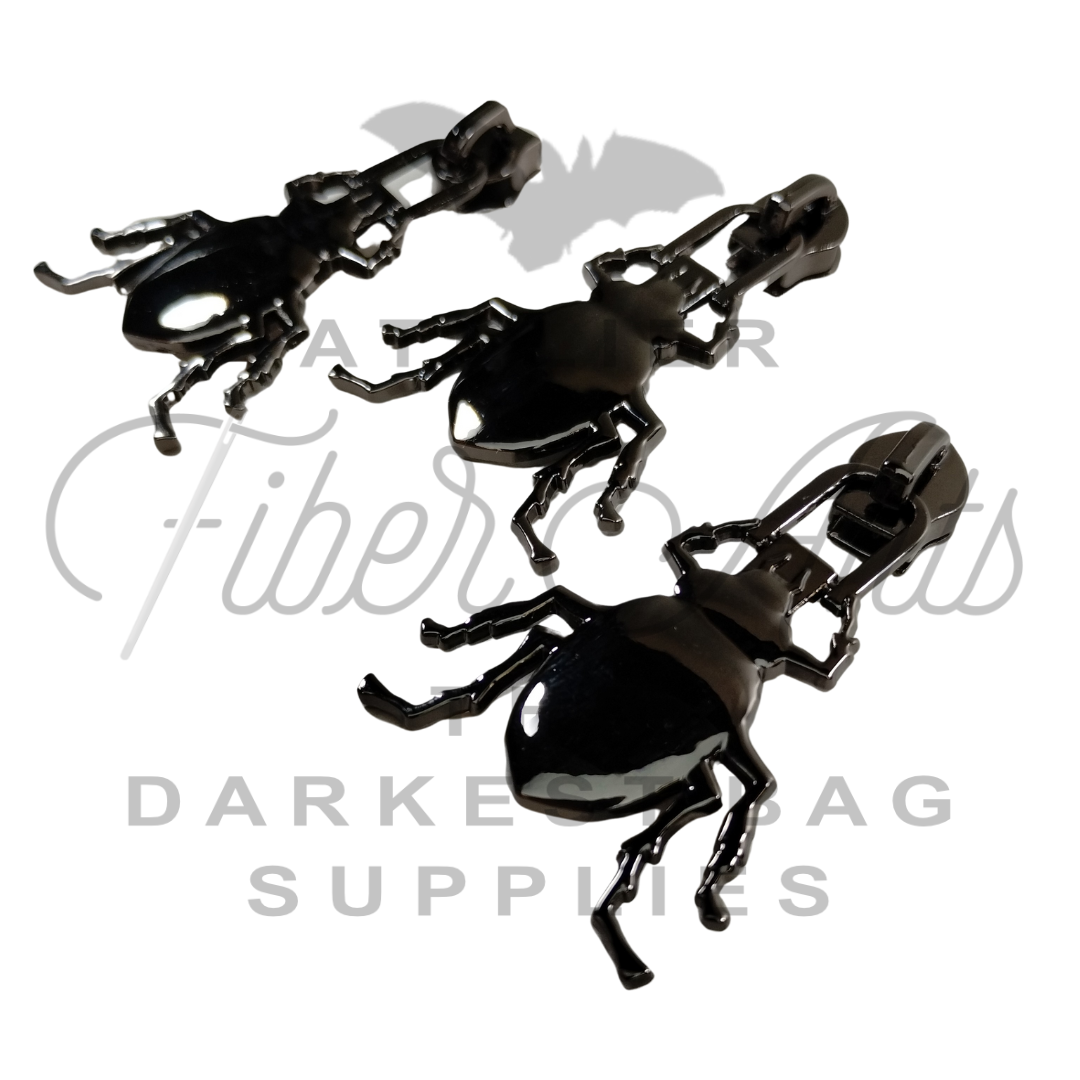 #5 Beetle Nylon Zipper Pulls in Gunmetal - 3pcs at Atelier Fiber Arts