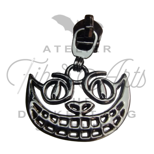 #5 Cheshire Grin Nylon Zipper Pulls in Gunmetal - 3pcs at Atelier Fiber Arts