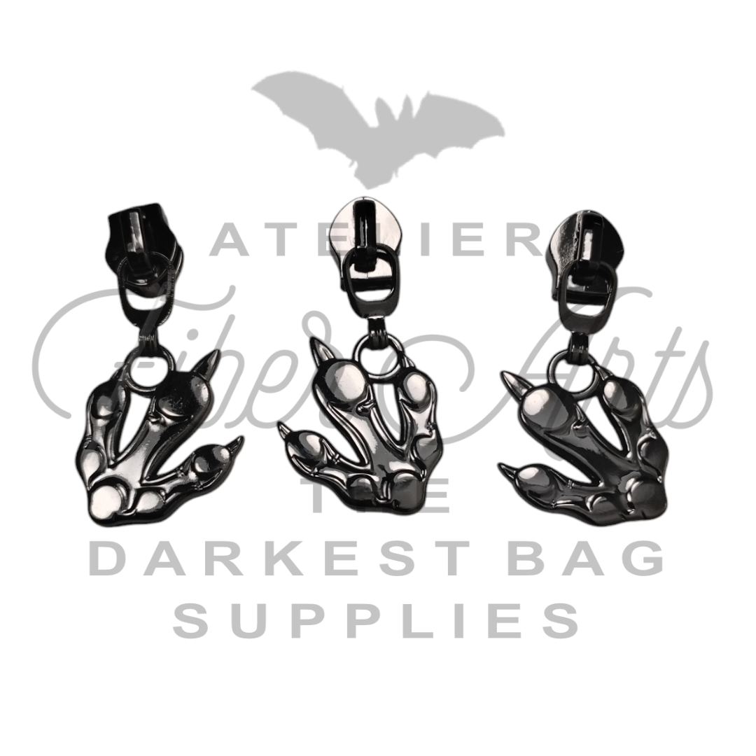 #5 Dino Footprint Nylon Zipper Pulls - Gunmetal - 3pcs at Atelier Fiber Arts