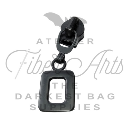 #5 Bulky Box Nylon Zipper Pulls in Matte Black - 3pcs at Atelier Fiber Arts