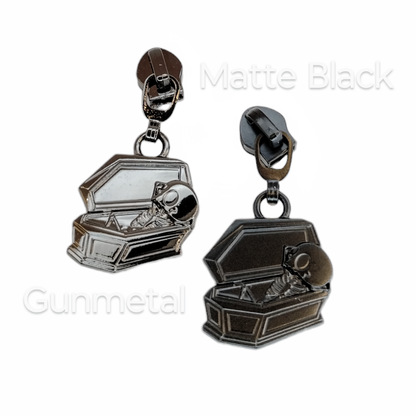 #5 Resting My Bones - Nylon Zipper Pulls in Matte Black- 3pcs at Atelier Fiber Arts