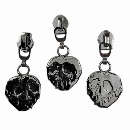 #5 Poisoned Nylon Zipper Pulls in Gunmetal - 3pcs at Atelier Fiber Arts